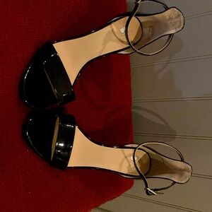 Patent leather dress heel shoes